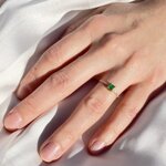anello-con-smeraldo-quadrato