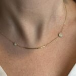 girocollo-inserti-bottoncino