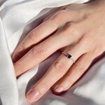 anello-con-zaffiro-quadrato