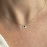 girocollo-square-con-zaffiro