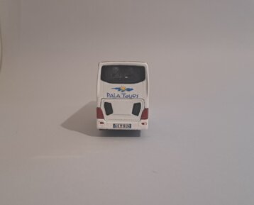 b51c16a9-3077-48b1-9d7e-25b2647e0c37