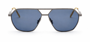 Progettazione occhiali da sole aviator con montatura argento e lente blu design moda