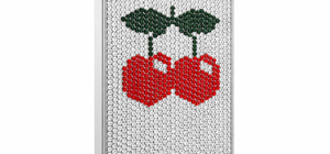 Modellazione 3D cover per smartphone di design con pave swarovski a motivo di ciliegia, accessorio contemporaneo dal carattere iconico