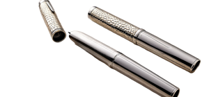 Sviluppo di una penna di design contemporaneo in metallo con texture geometrica, progetto di product design e cura del dettaglio