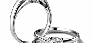 Realizzazione e modellazione anelli solitario in oro bianco con diamante, design di gioielleria contemporanea e finitura lucida