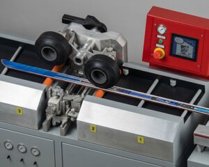 Modellazione 3d e rendering, design prodotto macchinario industriale per lavorazione sci