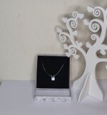 collana-girocollo-punto-luce-strass-con-laccio-nylon-regolabile-solitario