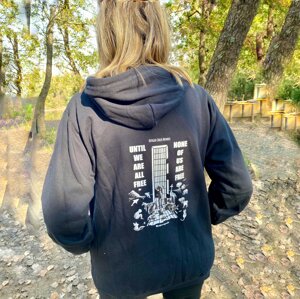 felpa-liberta-con-cerniera