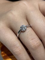 anello-solitario-con-diamante