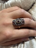 anello-con-rubini-in-stile-antico