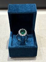 kate-in-oro-con-smeraldo-e-zirconi