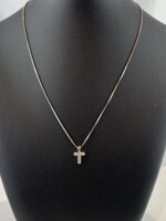 collana-con-lettera-di-zirconi