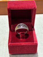 anello-con-zirconi-traforato