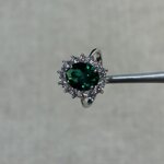 kate-in-oro-con-smeraldo-e-zirconi