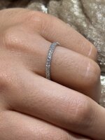 anello-eternity-in-oro-bianco