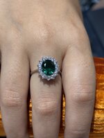 kate-in-oro-con-smeraldo-e-zirconi