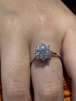 anello-fiore-con-diamanti