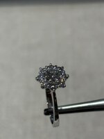 anello-fiore-con-diamanti