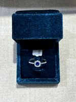 anello-solitario-con-zaffiro-sintetico