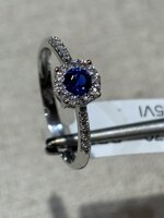 anello-solitario-con-zaffiro-sintetico