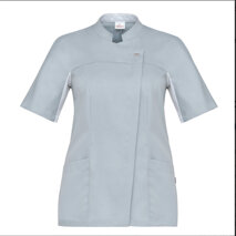 Casacca Giada manica corta grigio chiaro vestibilità Slim Fit, mentre il tessuto in TENCEL™ lascia la pelle piacevolmente asciutta e mantiene