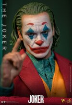 hot-toys-the-joker-arthur-fleck-16-doll-figure-dc-comics