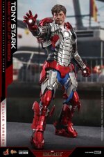 hot-toys-tony-stark-mark-v-suit-up-iron-man-2-deluxe-16-figure