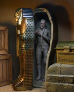 neca-the-mummy-figure-sarcophagus-accessory-horror-universal-monsters