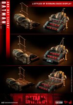 hot-toys-the-batman-with-bat-signal-deluxe-pattinson-16-doll-figure