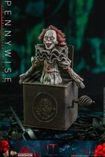 hot-toys-it-pennywise-movie-masterpiece-16-doll-figure-horror