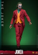hot-toys-the-joker-arthur-fleck-16-doll-figure-dc-comics