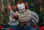 hot-toys-it-pennywise-movie-masterpiece-16-doll-figure-horror