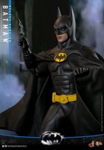 hot-toys-batman-returns-deluxe-exclusive-16-doll-figure