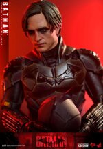 hot-toys-the-batman-movie-masterpiece-robert-pattinson-16-doll-figure