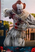 hot-toys-it-pennywise-movie-masterpiece-16-doll-figure-horror