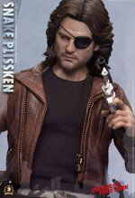 asmus-snake-plissken-escape-from-new-york-16-doll-figure