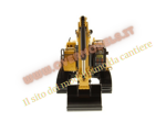 modellino-escavatore-cingolato-cat-390f-le