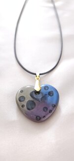 pendente-a-cuore-sfumato-viola-oro-rosa-con-finte-bollicine