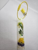 segnalibro-piccolo-con-fiori-secchi-e-brillantini-vari-colori