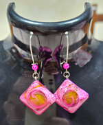 parure-fuxia-con-vortice-con-tecnica-petridish