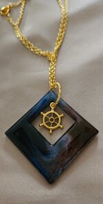 pendente-quadrato-in-resina-colore-blunerorosso