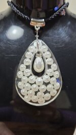 parure-resina-trasparenti-con-palline-bianche