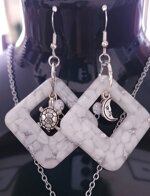 parure-tonda-con-inseriti-sassini-bianchi