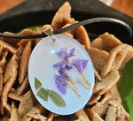 parure-con-bracciale-bianco-e-violetto