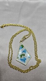 pendente-romboidale-fiori-azzurri