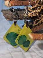 parure-rombo-gialla-e-fiori-celesti