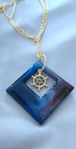 pendente-quadrato-in-resina-colore-blunerorosso