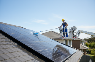 JTdCJTIyZGUlMjIlM0ElMjJCcmVpdGUlMjBCJUMzJUJDcnN0ZSUyMGYlQzMlQkNyJTIwZGllJTIwc2NobmVsbGUlMjBSZWluaWd1bmclMjB2b24lMjBTb2xhcm1vZHVsZW4lMjIlMkMlMjJlbiUyMiUzQSUyMlByb2Zlc3Npb25hbCUyMHNvbGFyJTIwcGFuZWwlMjBjbGVhbmluZyUyMHdpdGglMjBicnVzaCUyMGFuZCUyMHRlbGVzY29waWMlMjBwb2xlJTIyJTJDJTIyaXQlMjIlM0ElMjJQdWxpemlhJTIwcHJvZmVzc2lvbmFsZSUyMGRlaSUyMHBhbm5lbGxpJTIwZm90b3ZvbHRhaWNpJTIwY29uJTIwc3BhenpvbGElMjBlJTIwYXN0YSUyMHRlbGVzY29waWNhJTIyJTJDJTIyZXMlMjIlM0ElMjJMaW1waWV6YSUyMHByb2Zlc2lvbmFsJTIwZGUlMjBwYW5lbGVzJTIwc29sYXJlcyUyMGNvbiUyMGNlcGlsbG8lMjB5JTIwcCVDMyVBOXJ0aWdhJTIwdGVsZXNjJUMzJUIzcGljYSUyMiUyQyUyMmZyJTIyJTNBJTIyQnJvc3NlJTIwbGFyZ2UlMjBwb3VyJTIwbmV0dG95YWdlJTIwcmFwaWRlJTIwZGVzJTIwcGFubmVhdXglMjBzb2xhaXJlcyUyMiUyQyUyMnJvJTIyJTNBJTIyUGVyaWUlMjBsYXQlQzQlODMlMjBwZW50cnUlMjBjdXIlQzQlODMlQzglOUJhcmVhJTIwcmFwaWQlQzQlODMlMjBhJTIwcGFub3VyaWxvciUyMHNvbGFyZSUyMiU3RA==