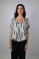 top-in-raso-di-viscosa-stampa-animalier