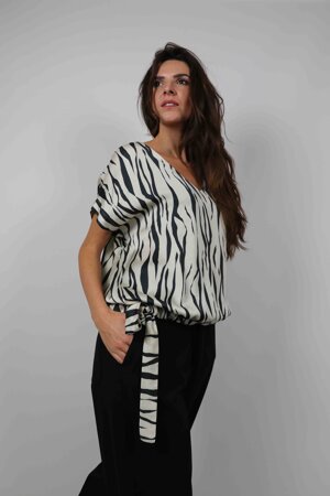 top-in-raso-di-viscosa-stampa-animalier
